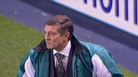 Dusan Radolsy podczas meczu Manchester City - Groclin Dyskobolia Grodzisk Wielkopolski 1:1 (06.11.2003)