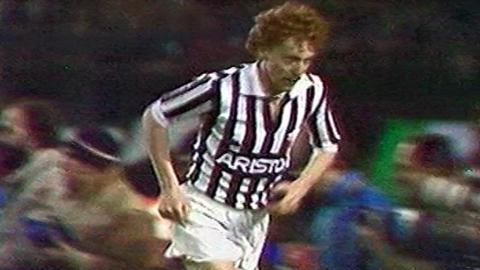 Zbigniew Boniek podczas meczu Juventus Turyn – Widzew Łódź 2:0 (06.04.1983)