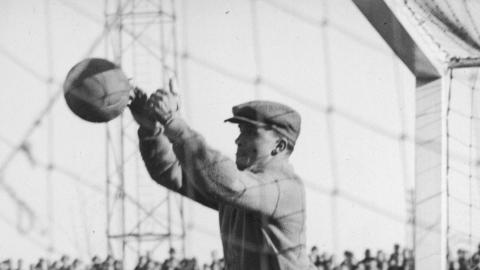 Edward Madejski w trakcie meczu Polska - Szwajcaria 3:3 (13.03.1938)