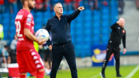 Lech Poznań - Widzew Łódź 2:0 (04.09.2022) John van den Brom
