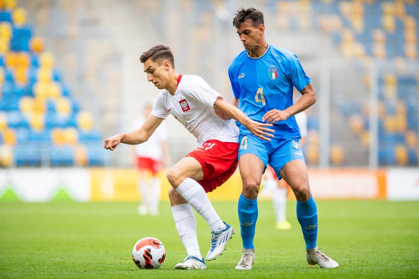 Tomasz Pieńko w meczu przeciwko Włochom w kwalifikacjach do EURO U-19 we wrześniu 2022